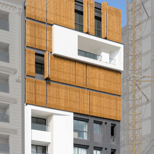Contemporary façade of SAAR COMPLEX designed by GRID Architecture Office in Shiraz, Iran.